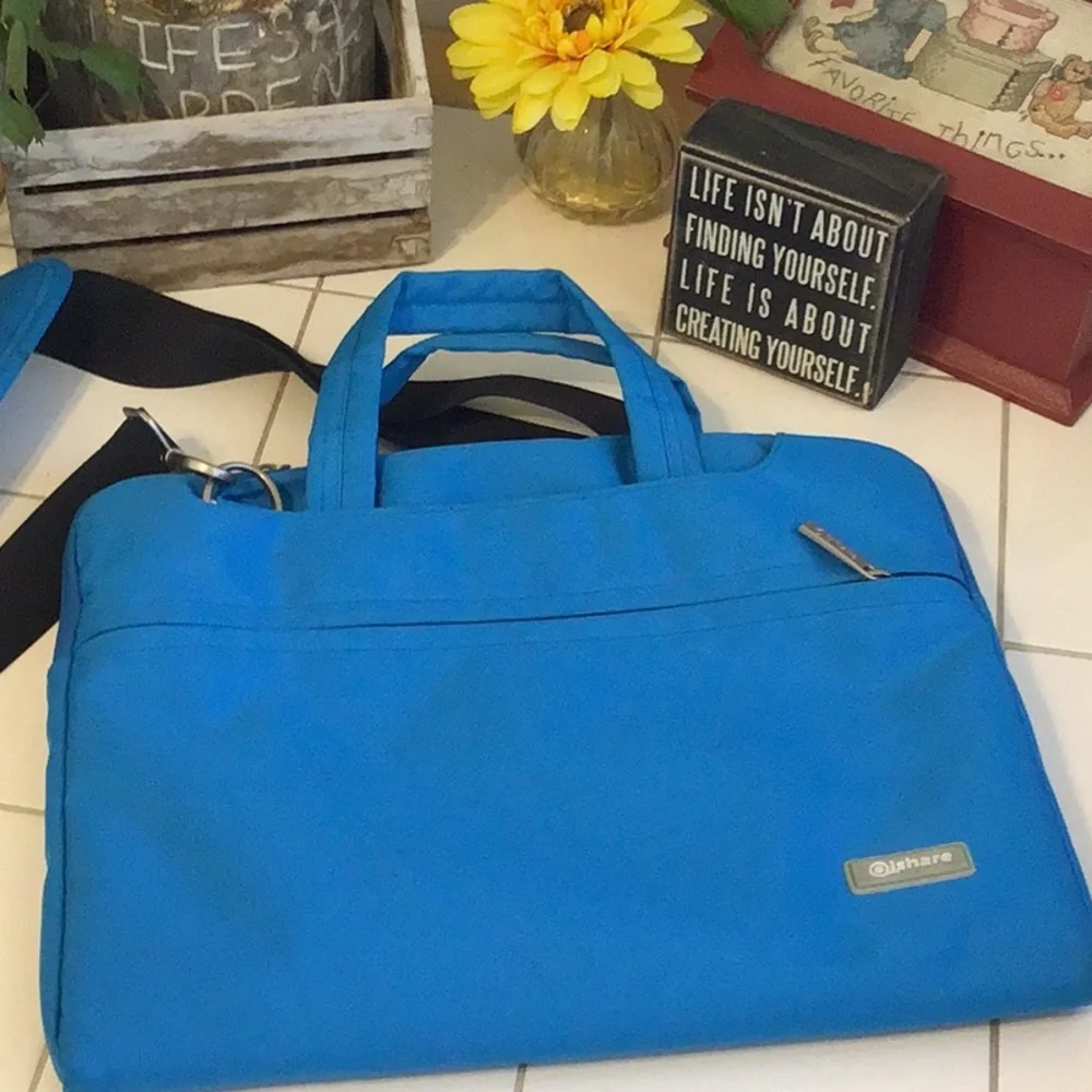 ‘Qishare’ Laptop/Messenger Carrying Case